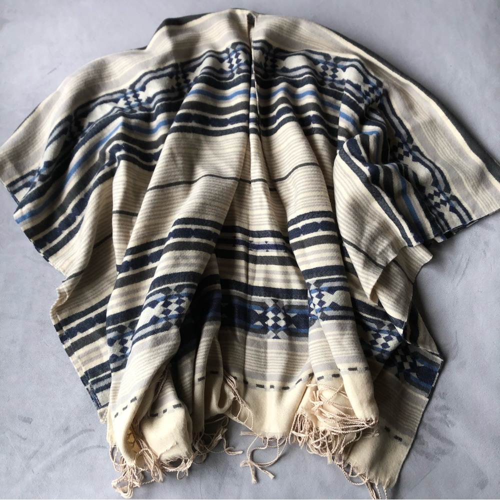 Lulla Collection by Bindya ~ Cream with Blue and Grey Ruana Shawl ~ NWOT